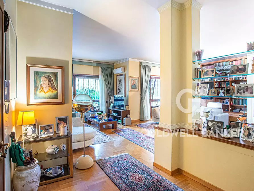 Immagine 10 di Appartamento in vendita  in Via Renato Fucini 200 a Roma