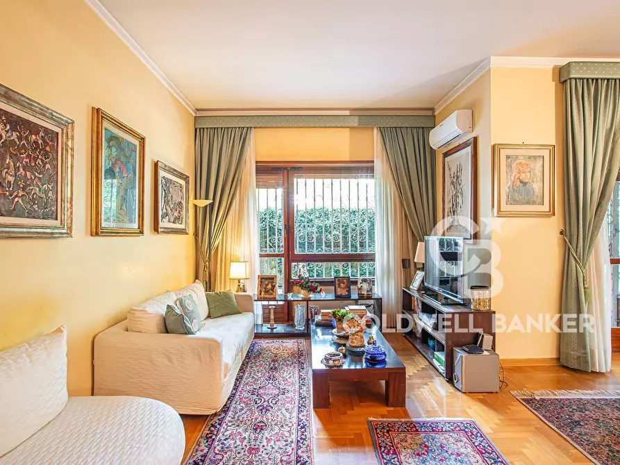 Immagine 11 di Appartamento in vendita  in Via Renato Fucini 200 a Roma