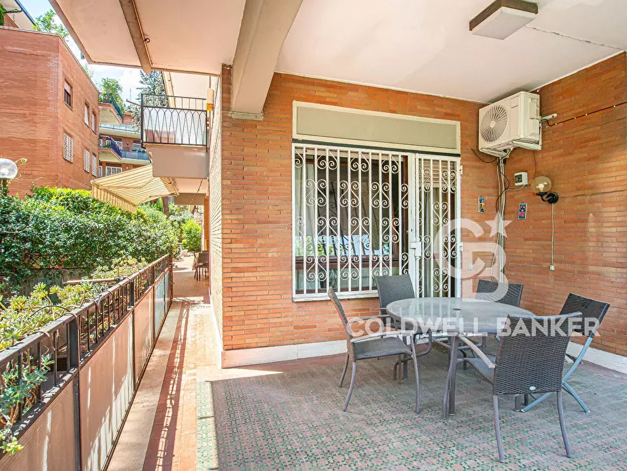 Immagine 16 di Appartamento in vendita  in Via Renato Fucini 200 a Roma