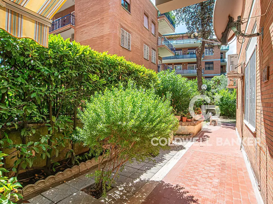 Immagine 18 di Appartamento in vendita  in Via Renato Fucini 200 a Roma