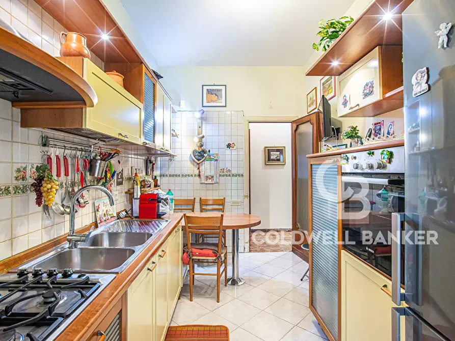 Immagine 22 di Appartamento in vendita  in Via Renato Fucini 200 a Roma