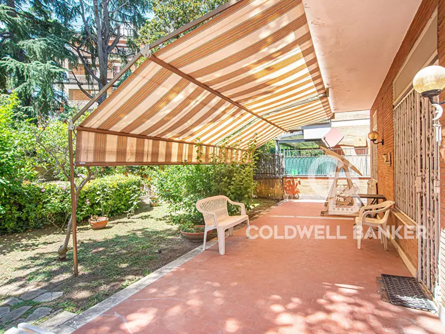 Immagine 36 di Appartamento in vendita  in Via Renato Fucini 200 a Roma