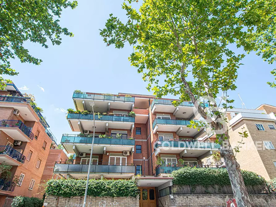 Immagine 45 di Appartamento in vendita  in Via Renato Fucini 200 a Roma