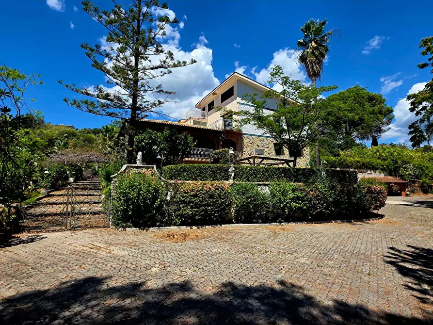 Immagine 8 di Villa in vendita  in Via Sant'eustachio 87 a Salerno