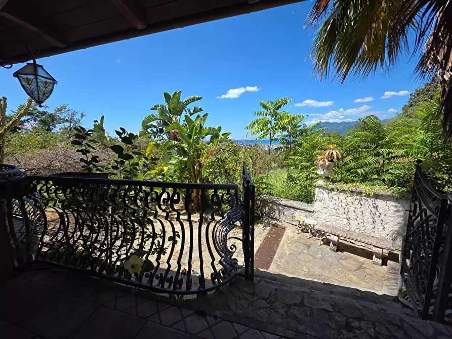 Immagine 15 di Villa in vendita  in Via Sant'eustachio 87 a Salerno