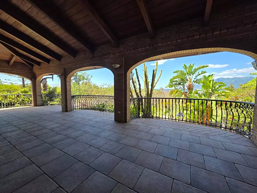 Immagine 4 di Villa in vendita  in Via Sant'eustachio 87 a Salerno