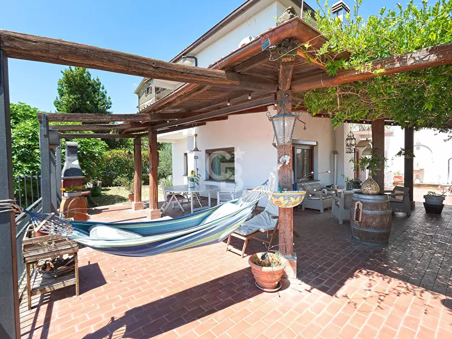 Immagine 3 di Villa in vendita  in Via del Colle a Bassano In Teverina