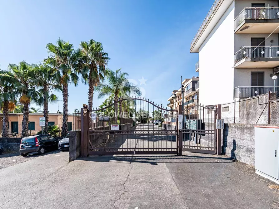 Immagine 15 di Appartamento in vendita  in via Scale Sant'Antonio 52 a Aci Catena