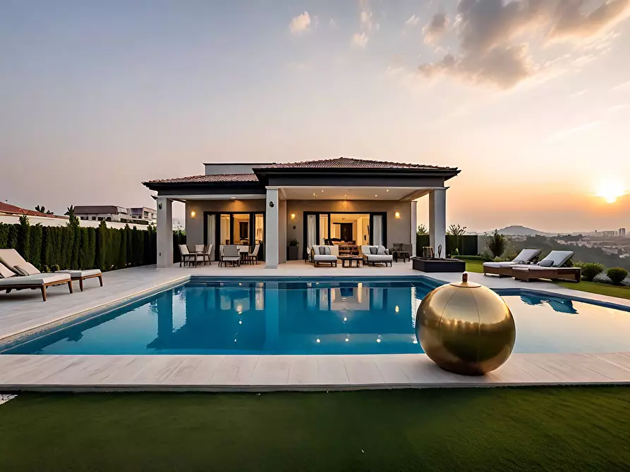 Immagine 2 di Villa in vendita  in LOC. LE SALINE SN a Olbia