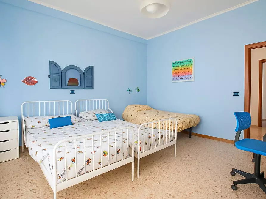 Immagine 11 di Appartamento in vendita  in via Donizetti a Cattolica