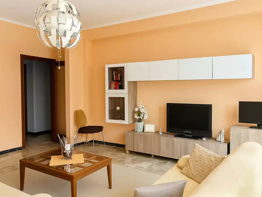 Immagine 1 di Appartamento in vendita  in via Donizetti a Cattolica