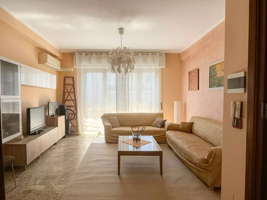 Immagine 3 di Appartamento in vendita  in via Donizetti a Cattolica