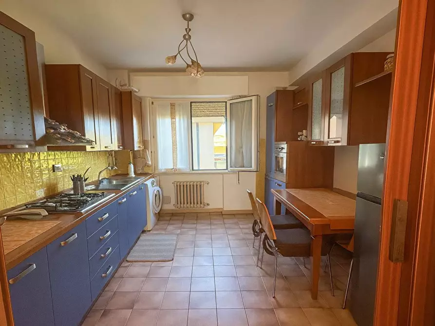 Immagine 5 di Appartamento in vendita  in via Donizetti a Cattolica