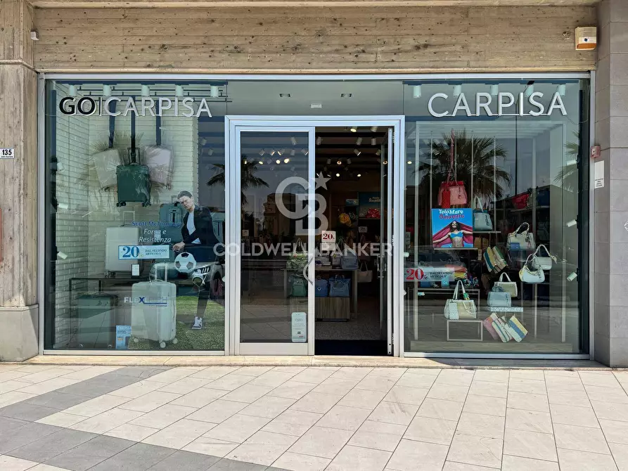 Immagine 2 di Attività commerciale in vendita  in Viale Europa 135 a Caltagirone