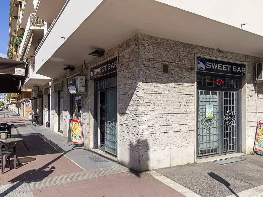 Immagine 3 di Attività commerciale in vendita  in VIALE APPIO CLAUDIO 216 a Roma