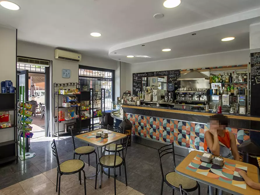 Immagine 8 di Attività commerciale in vendita  in VIALE APPIO CLAUDIO 216 a Roma