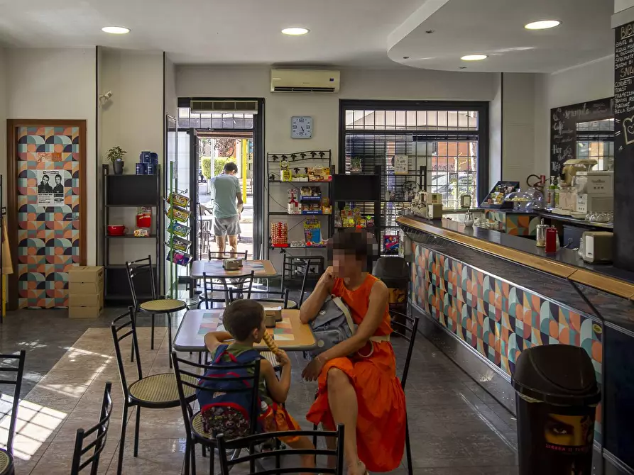 Immagine 5 di Attività commerciale in vendita  in VIALE APPIO CLAUDIO 216 a Roma