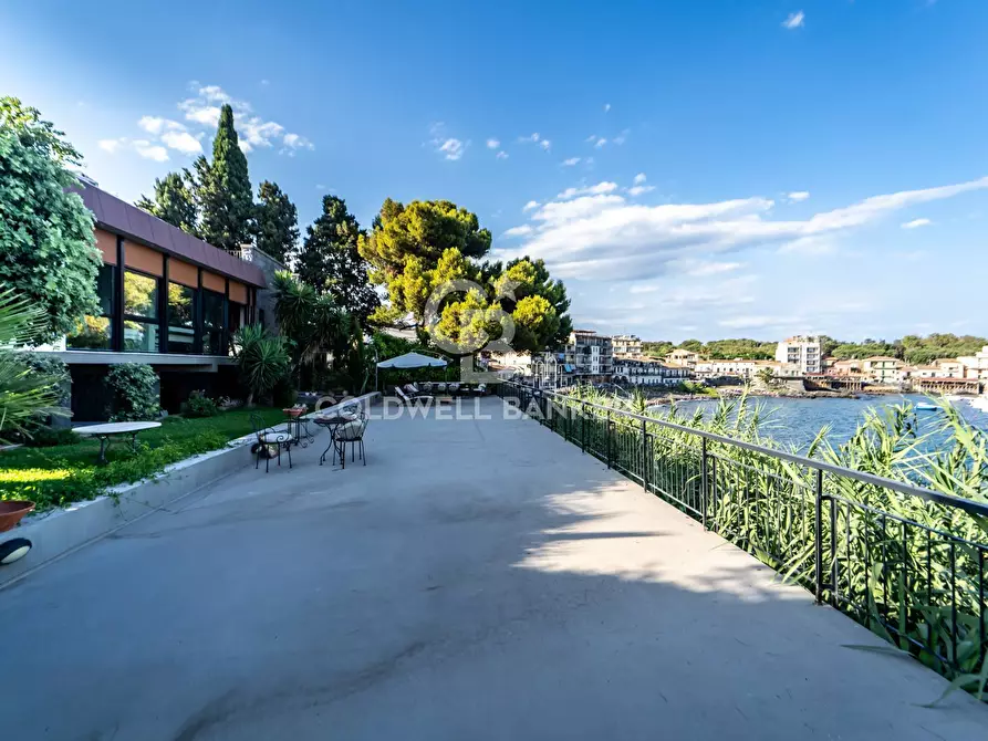 Immagine 2 di Villa in vendita  in Via Garritta 62 a Acireale