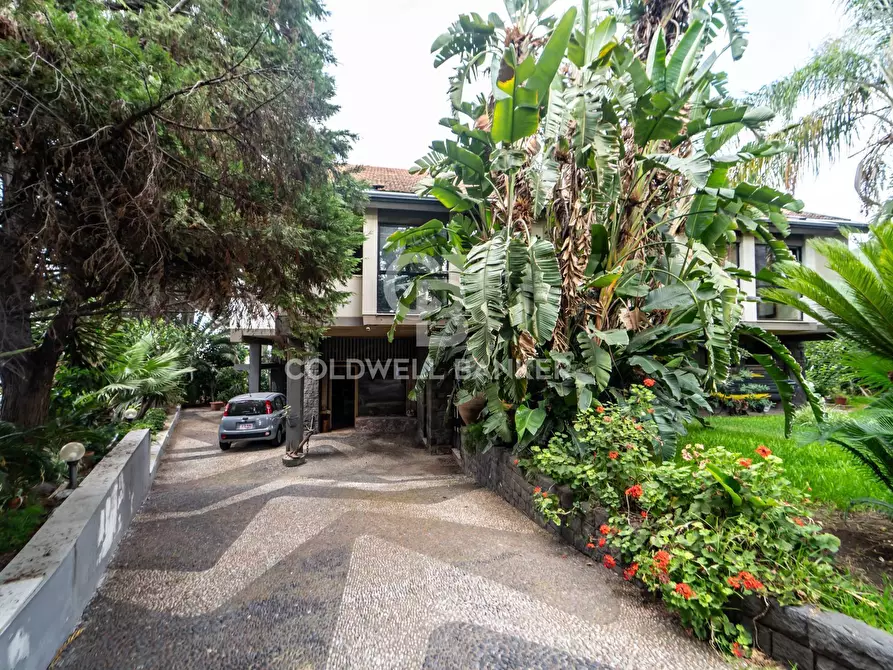 Immagine 3 di Villa in vendita  in Via Garritta 62 a Acireale