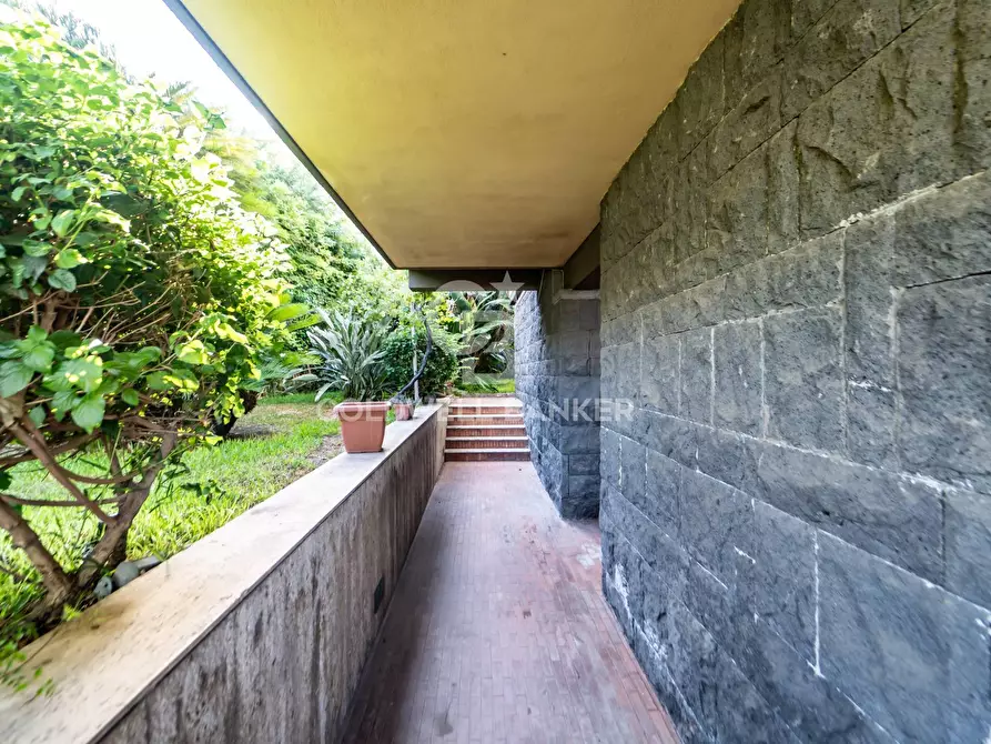 Immagine 14 di Villa in vendita  in Via Garritta 62 a Acireale