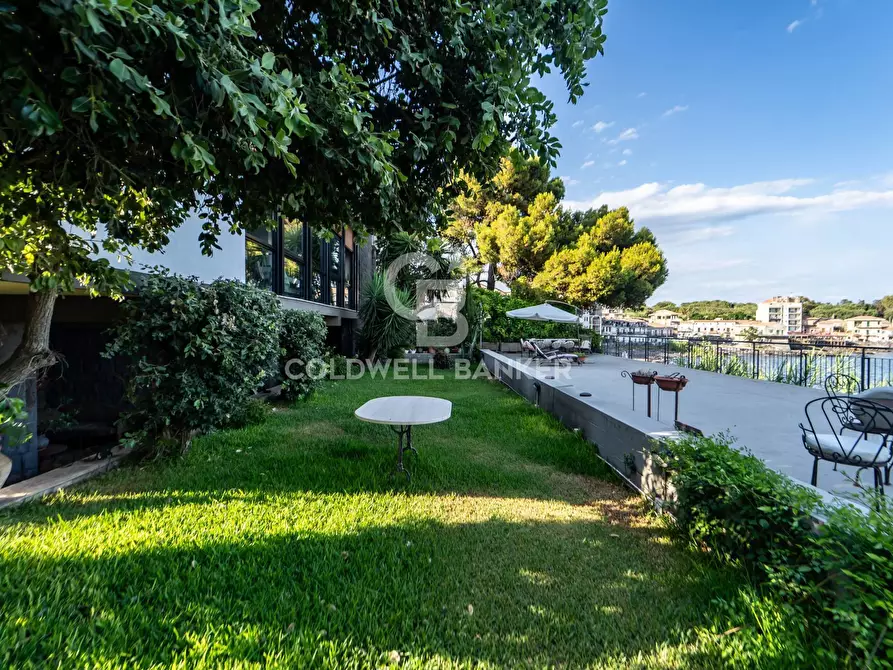 Immagine 21 di Villa in vendita  in Via Garritta 62 a Acireale