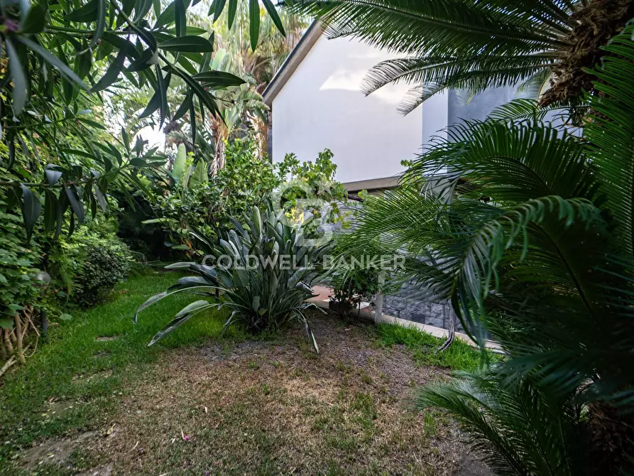 Immagine 23 di Villa in vendita  in Via Garritta 62 a Acireale