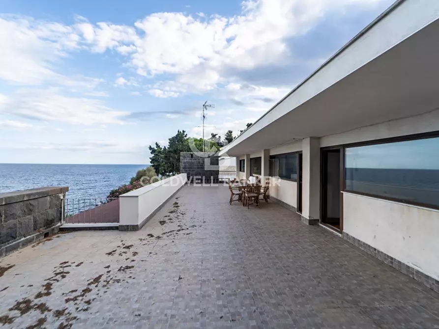 Immagine 44 di Villa in vendita  in Via Garritta 62 a Acireale