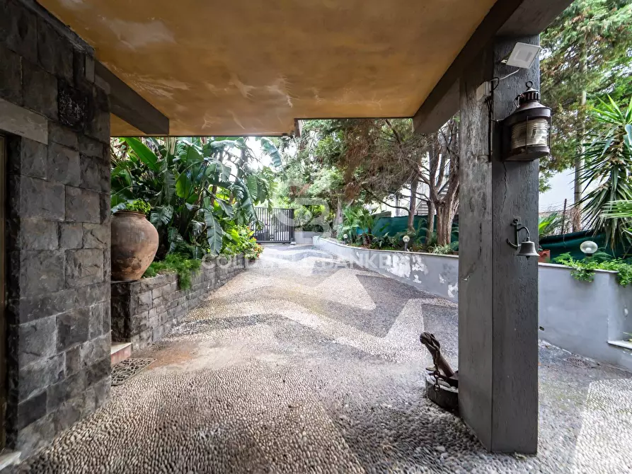 Immagine 49 di Villa in vendita  in Via Garritta 62 a Acireale