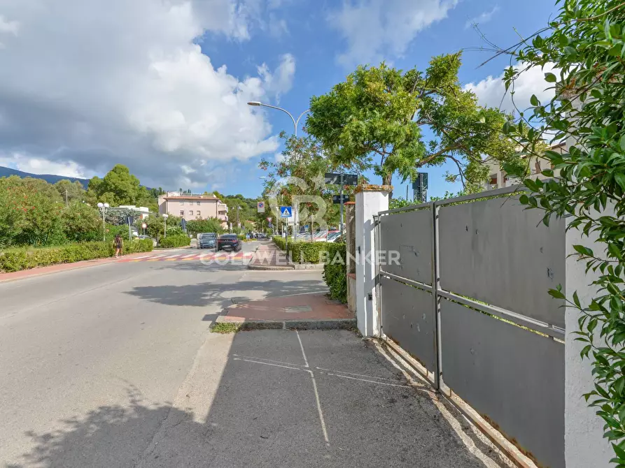 Immagine 26 di Appartamento in vendita  in Via Renato Fucini a Campo Nell'elba