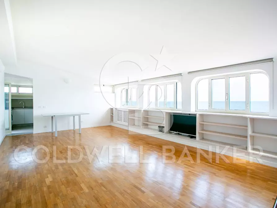 Immagine 1 di Attico in vendita  in Via Botticelli 3 a Santa Marinella