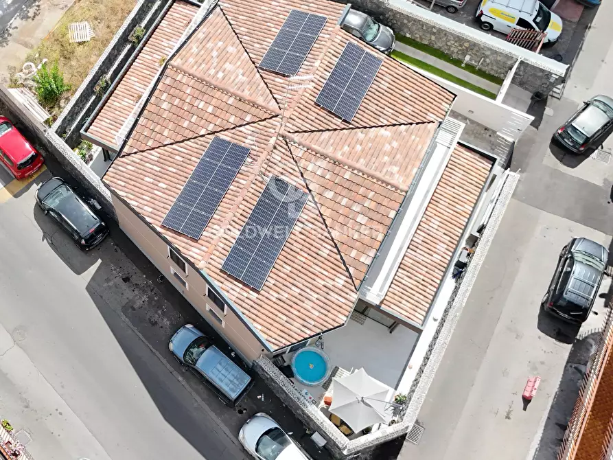 Immagine 3 di Villa in vendita  in Via Brindisi 18 a San Giovanni La Punta