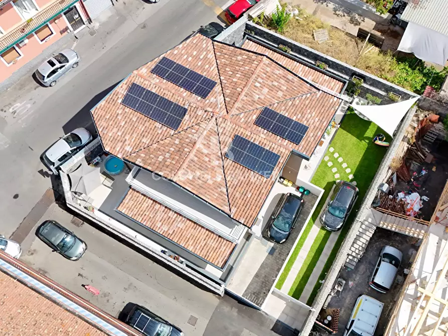 Immagine 4 di Villa in vendita  in Via Brindisi 18 a San Giovanni La Punta