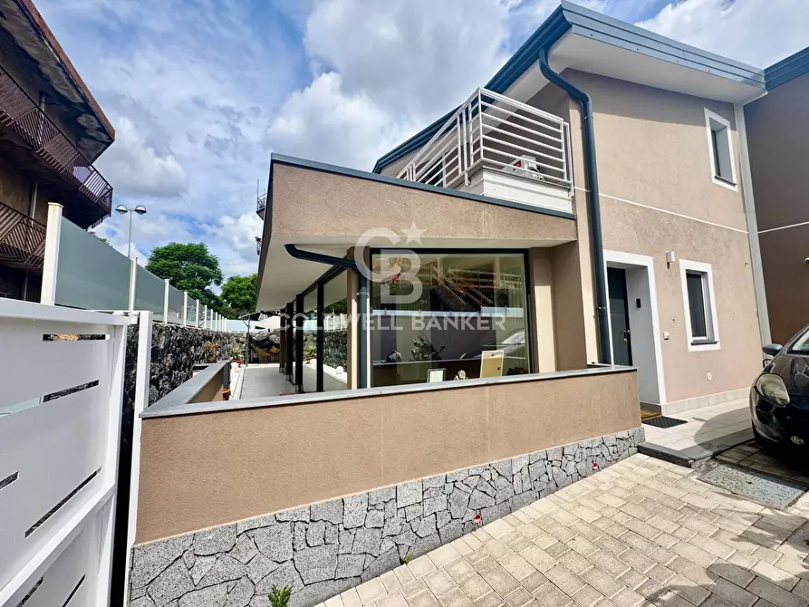 Immagine 9 di Villa in vendita  in Via Brindisi 18 a San Giovanni La Punta