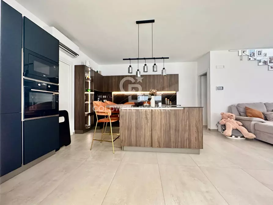 Immagine 16 di Villa in vendita  in Via Brindisi 18 a San Giovanni La Punta