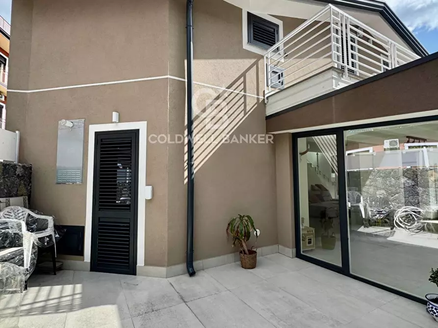 Immagine 29 di Villa in vendita  in Via Brindisi 18 a San Giovanni La Punta