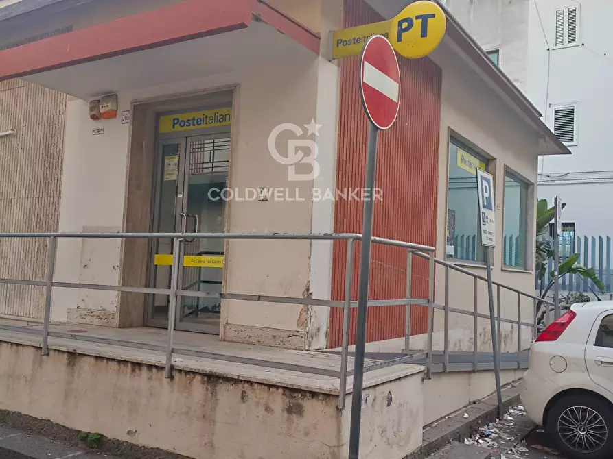 Immagine 2 di Locale commerciale in vendita  in Galileo Galilei 14 a Aci Catena