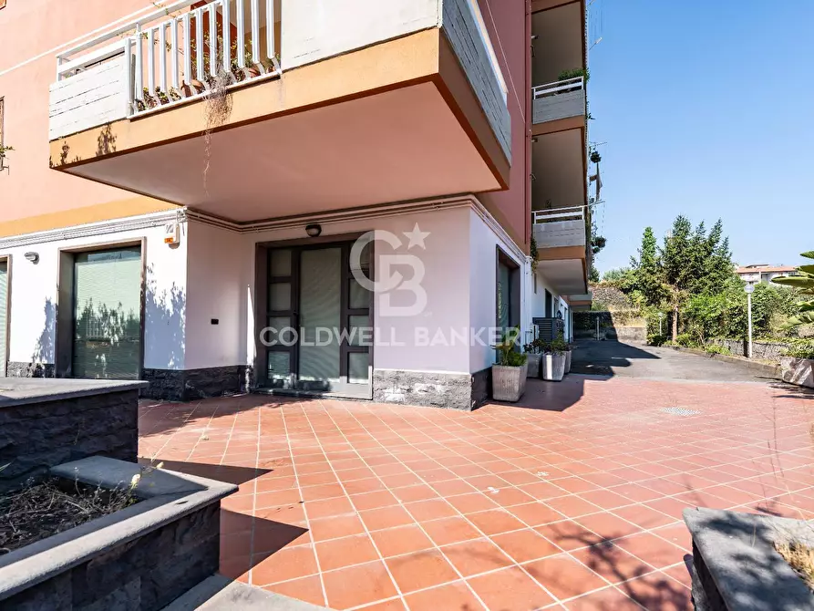 Immagine 3 di Locale commerciale in vendita  in Via Sutera 2 a Acireale