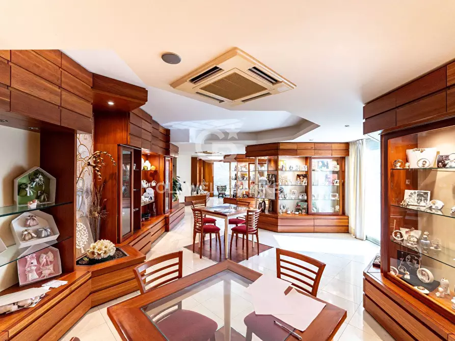 Immagine 11 di Locale commerciale in vendita  in Via Sutera 2 a Acireale