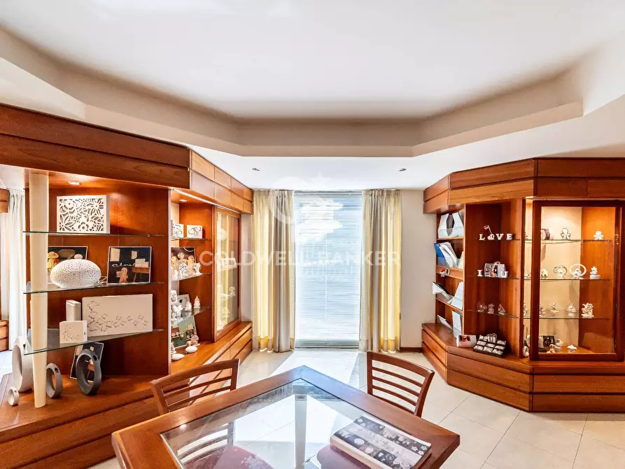 Immagine 14 di Locale commerciale in vendita  in Via Sutera 2 a Acireale