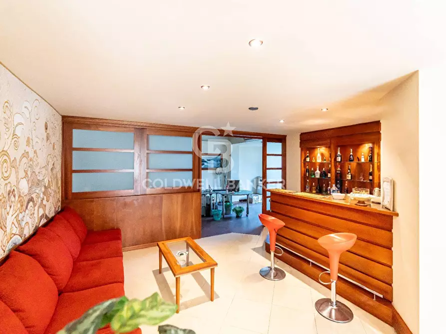 Immagine 15 di Locale commerciale in vendita  in Via Sutera 2 a Acireale