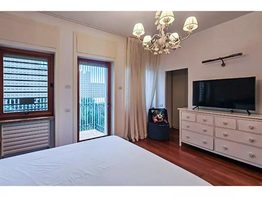 Immagine 14 di Casa semindipendente in affitto  in Viale Delle Ginestre 25 a Salerno