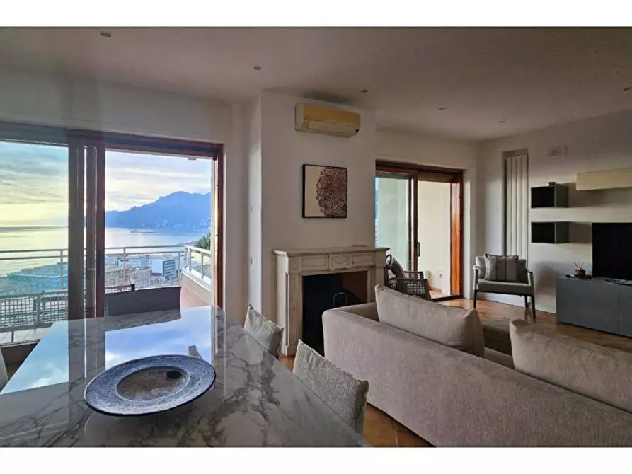 Immagine 2 di Casa semindipendente in affitto  in Viale Delle Ginestre 25 a Salerno