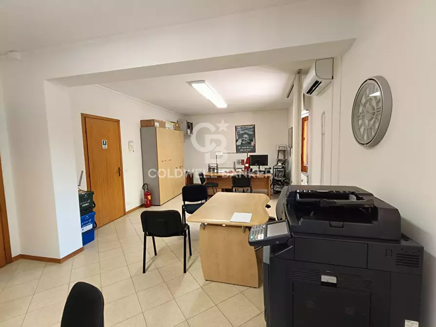 Immagine 11 di Ufficio in vendita  in Via Spezze 22 a Acireale