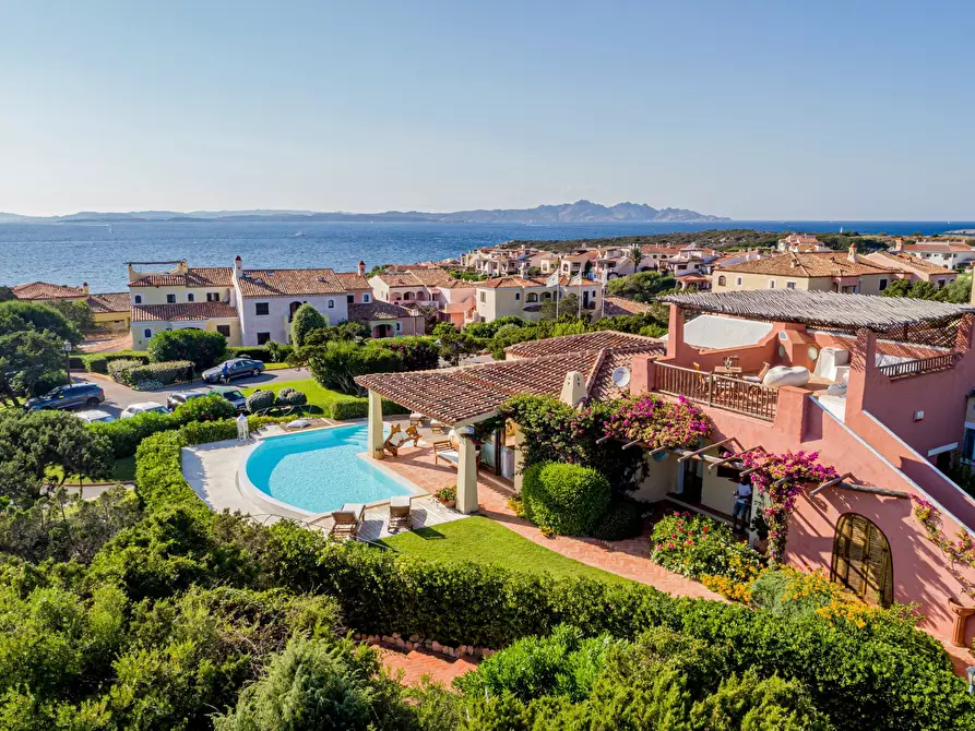 Immagine 19 di Villa in vendita  in Cala del Faro a Arzachena