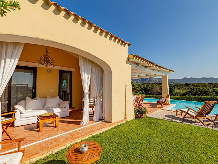 Immagine 18 di Villa in vendita  in Cala del Faro a Arzachena