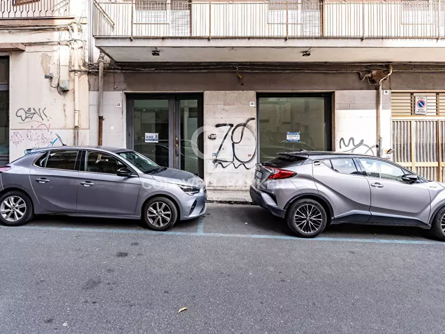 Immagine 15 di Locale commerciale in vendita  in Via Piemonte 20-22 a Acireale