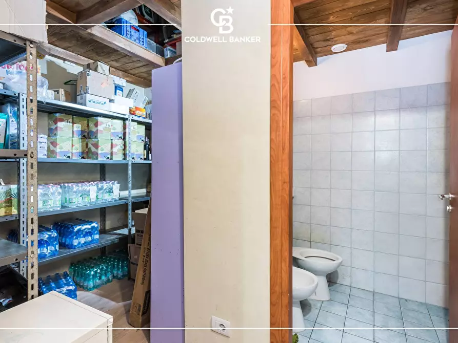 Immagine 10 di Attività commerciale in vendita  in vai carlo Pirzio Biroli 196 a Ciampino