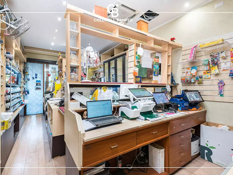 Immagine 11 di Attività commerciale in vendita  in vai carlo Pirzio Biroli 196 a Ciampino