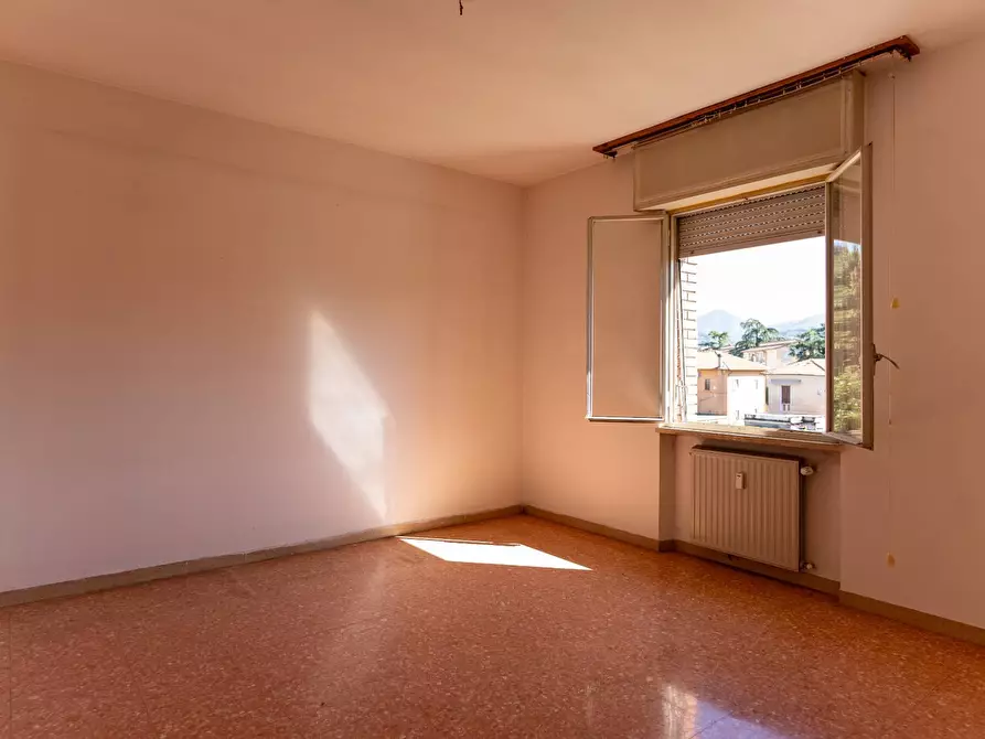 Immagine 13 di Appartamento in vendita  in Via Colombo 19 a Foligno