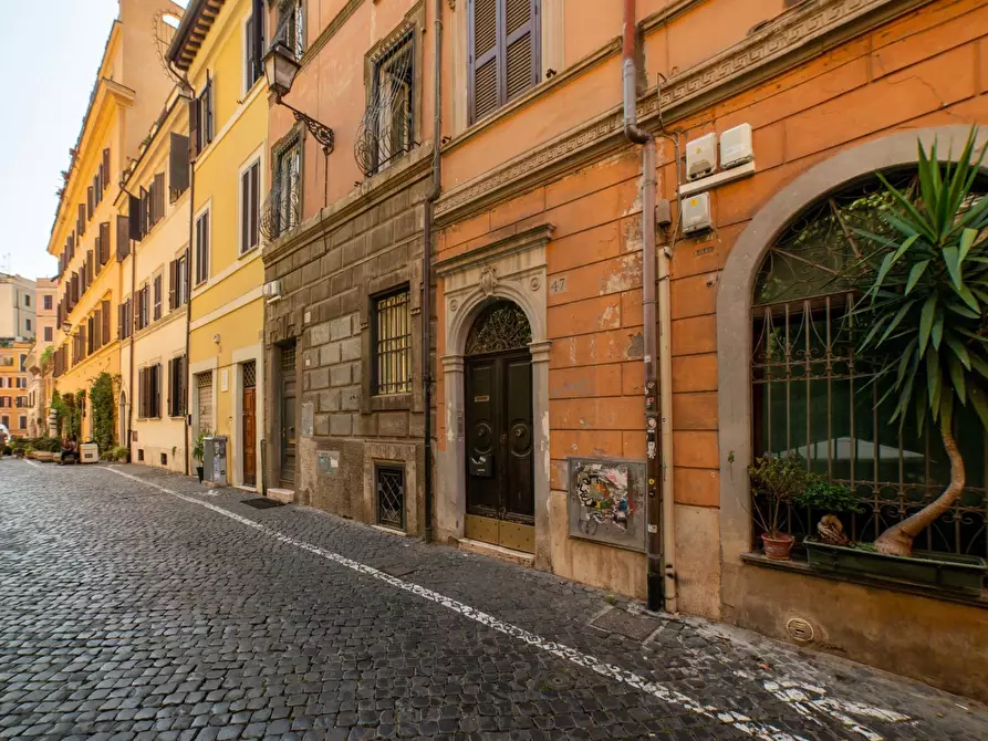 Immagine 9 di Attico in vendita  in Via Degli Zingari 47 a Roma